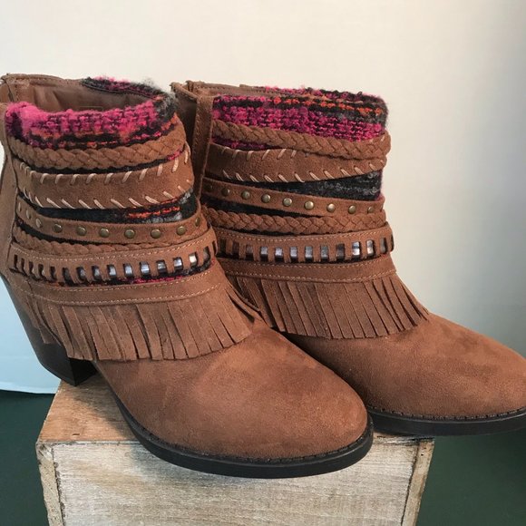 Mudd Tan Suede With Five Straps Across Ankle - Picture 5 of 9